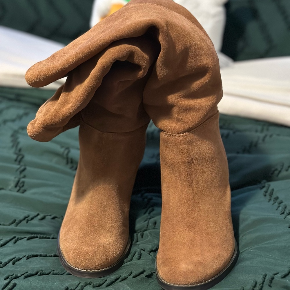 Slouchy suede boots